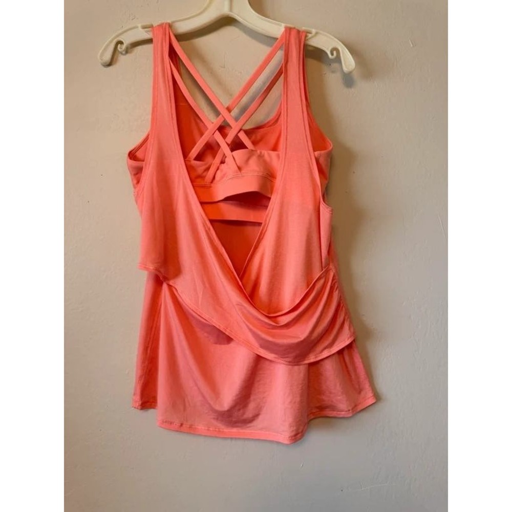Lululemon coral tank top has built in bra size 6